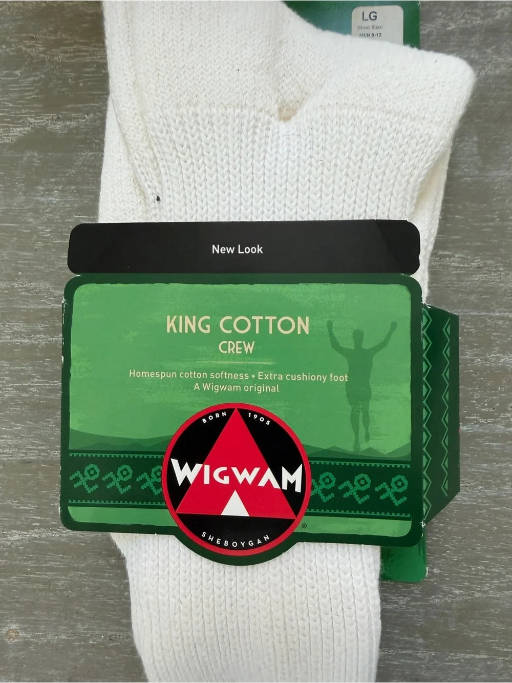Wigwam Men’s King Cotton Crew Socks. Size 9-12. Cream color. New with tags.